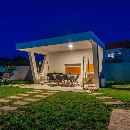 S&I Peaceful Holiday Home With Pool & Jacuzzi Galovac  Екстер'єр фото