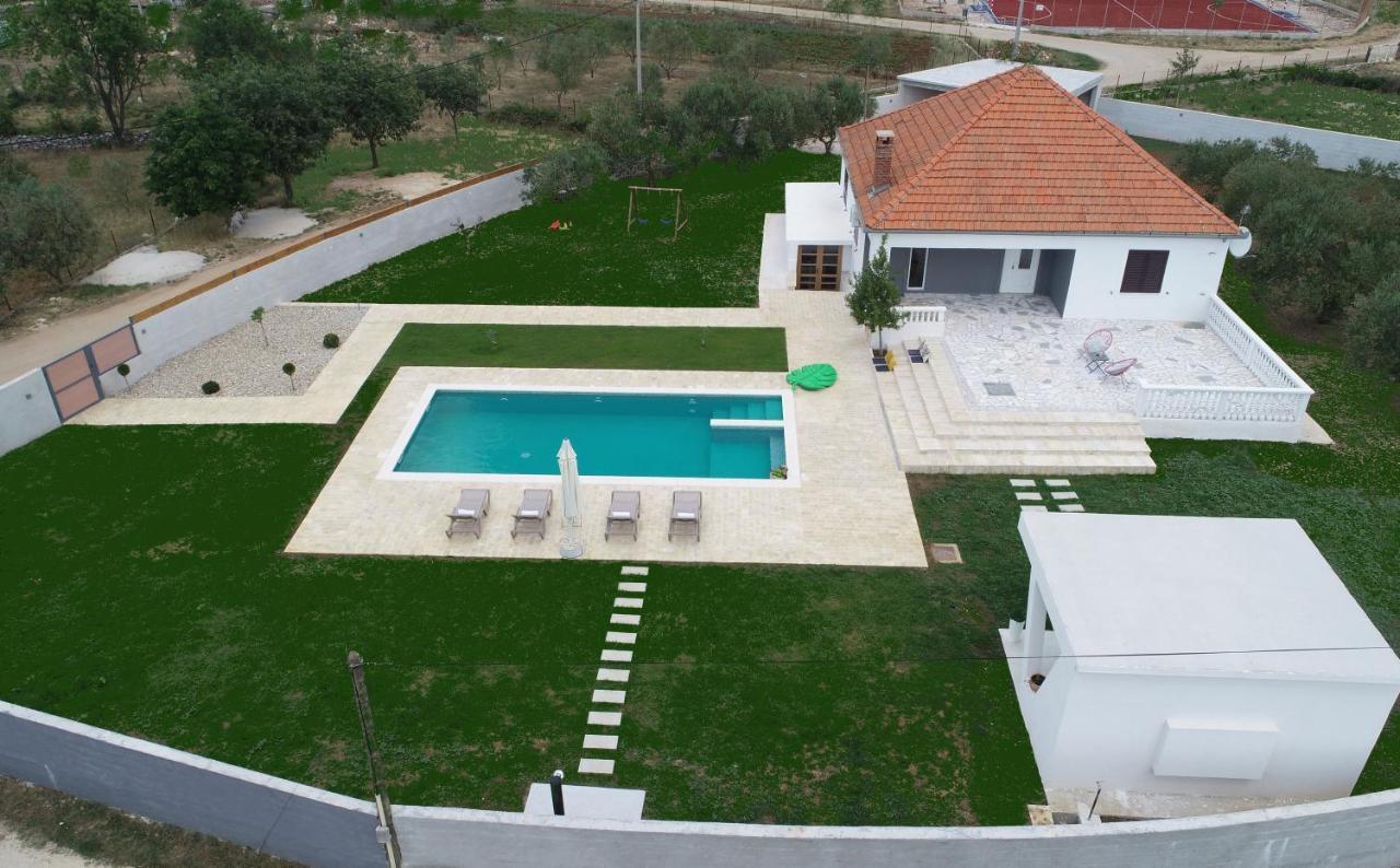 S&I Peaceful Holiday Home With Pool & Jacuzzi Galovac  Екстер'єр фото