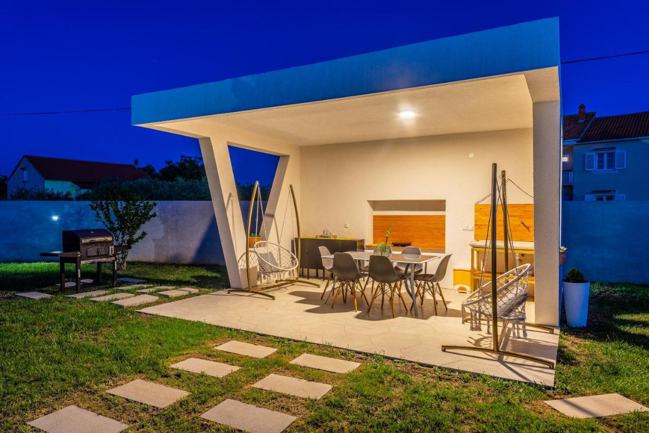 S&I Peaceful Holiday Home With Pool & Jacuzzi Galovac  Екстер'єр фото
