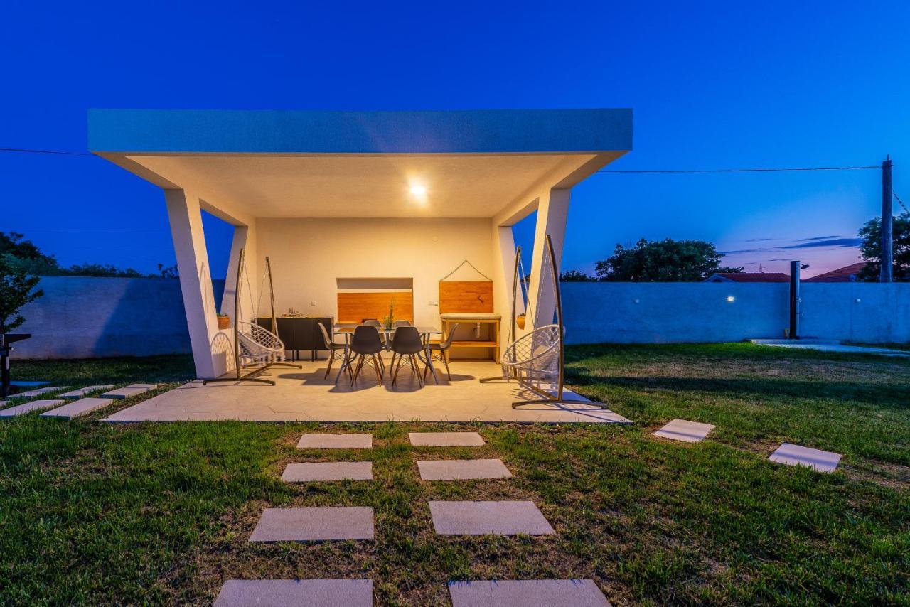 S&I Peaceful Holiday Home With Pool & Jacuzzi Galovac  Екстер'єр фото