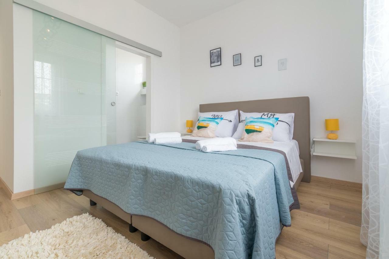 S&I Peaceful Holiday Home With Pool & Jacuzzi Galovac  Екстер'єр фото